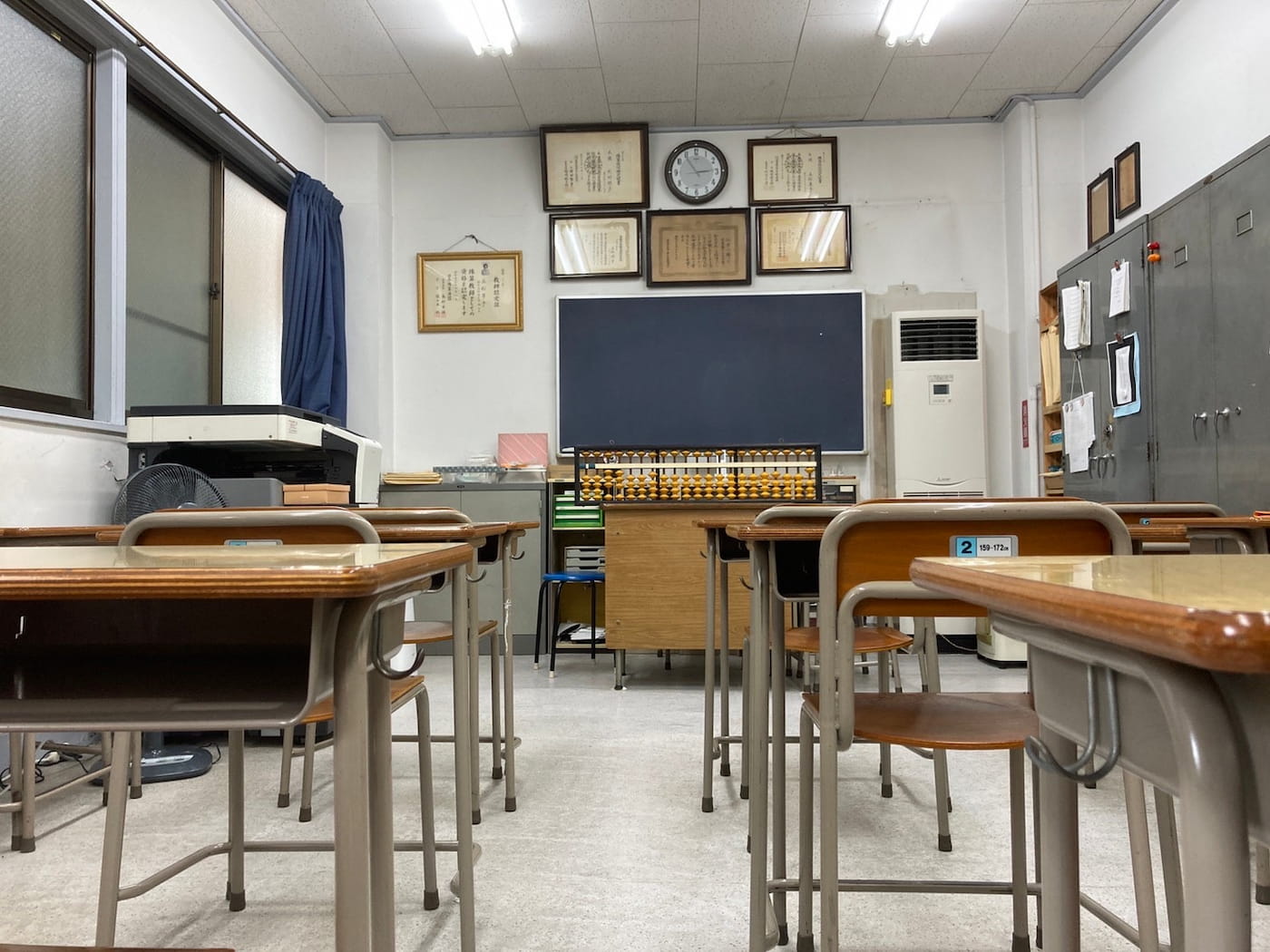 外からの教室写真